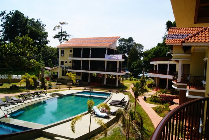 pemandangan pantai di pangkor